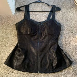 Cache fitted zip front top